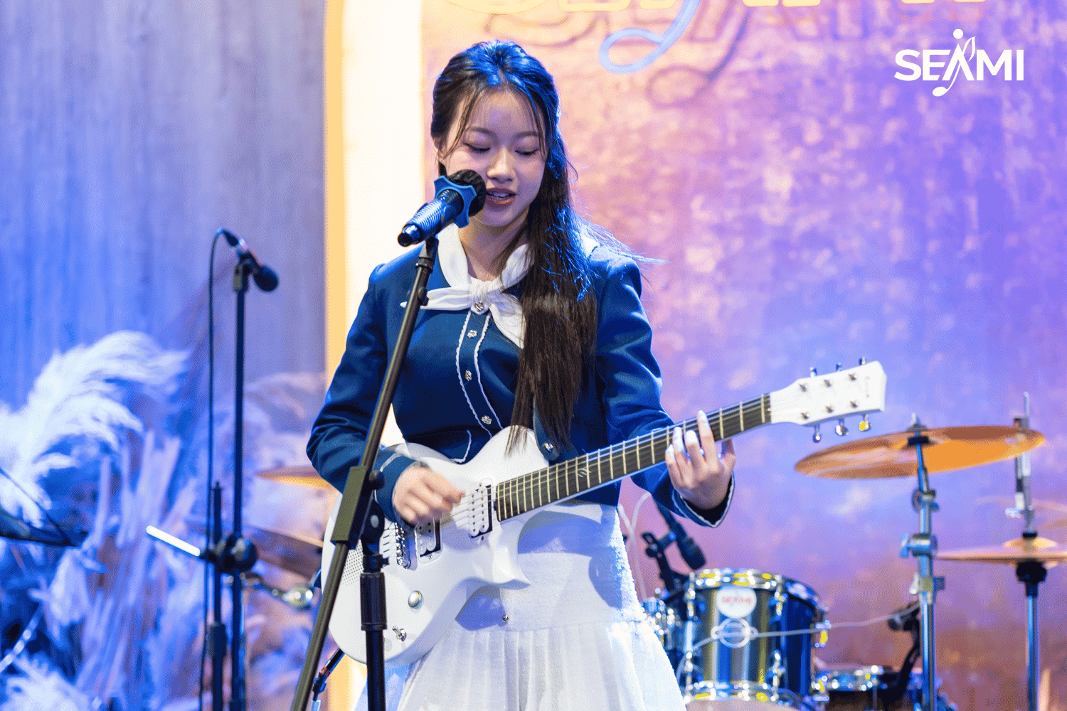 Học viên SEAMI trong câu chuyện học guitar