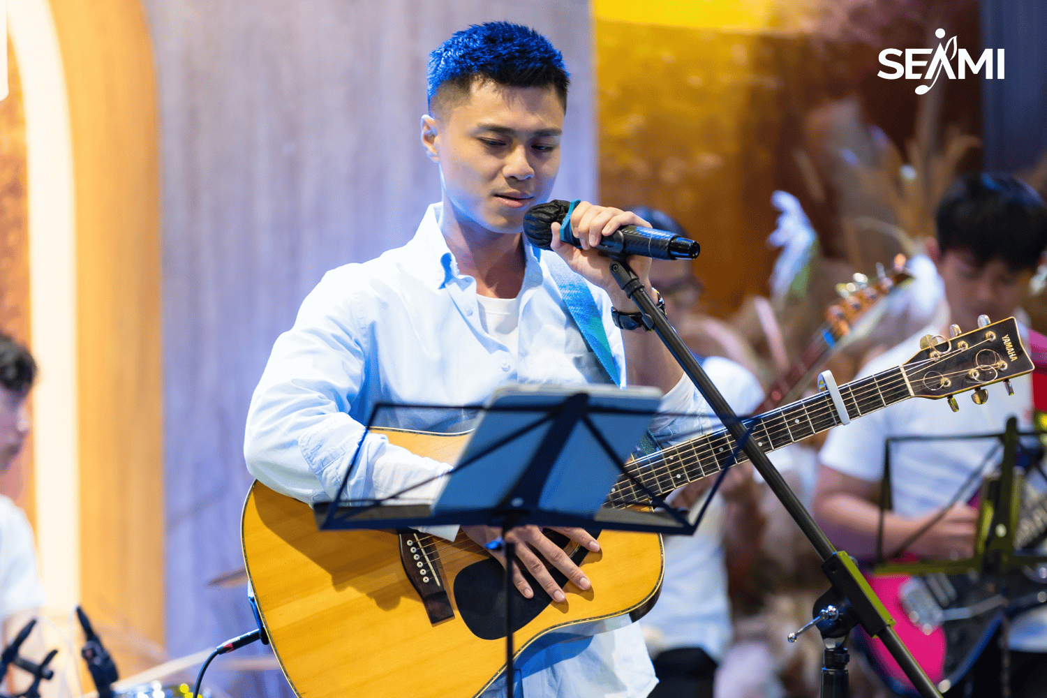 Học viên SEAMI trong câu chuyện học guitar