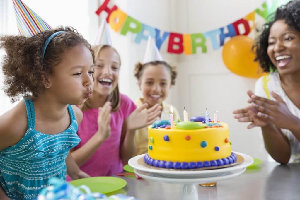 Hướng dẫn cách chuẩn bị tiệc sinh nhật cho bé 10