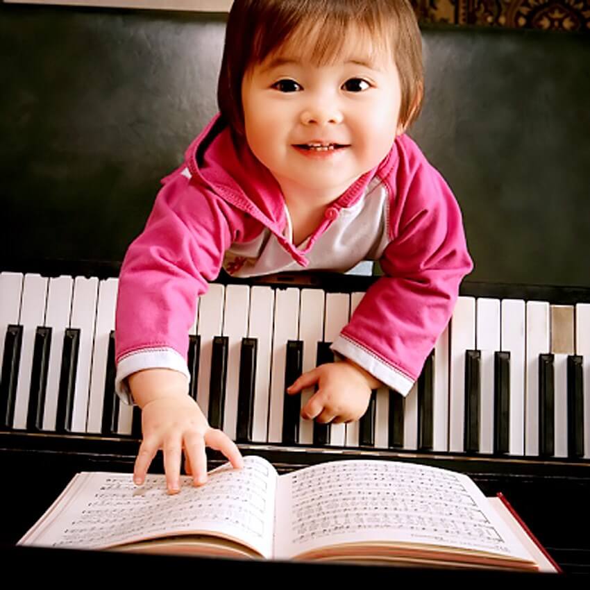 Lợi ích khi cho bé học guitar và piano