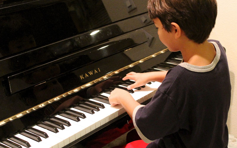 Những trẻ luyện tập piano vượt trội hơn hẳn hai nhóm còn lại trong bài kiểm tra ngôn ngữ