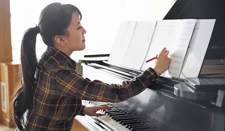 30 Tuổi Có Quá Muộn Để Bắt Đầu Học Piano Hay Không?